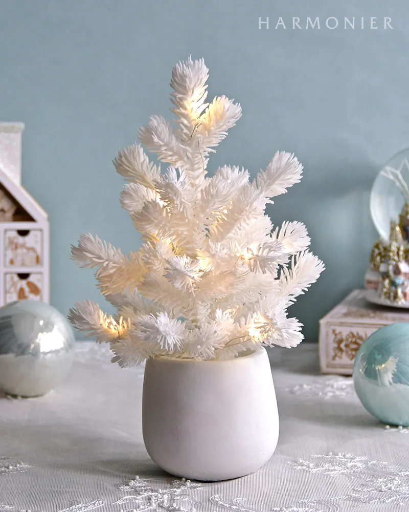 LEDホワイトテーブルツリー30cm※USB仕様｜クリスマス雑貨の通販