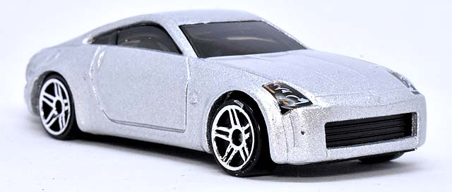 NISSAN Z (2002)のレビュー！Z33型（350Z）のコンセプトカーと思われる