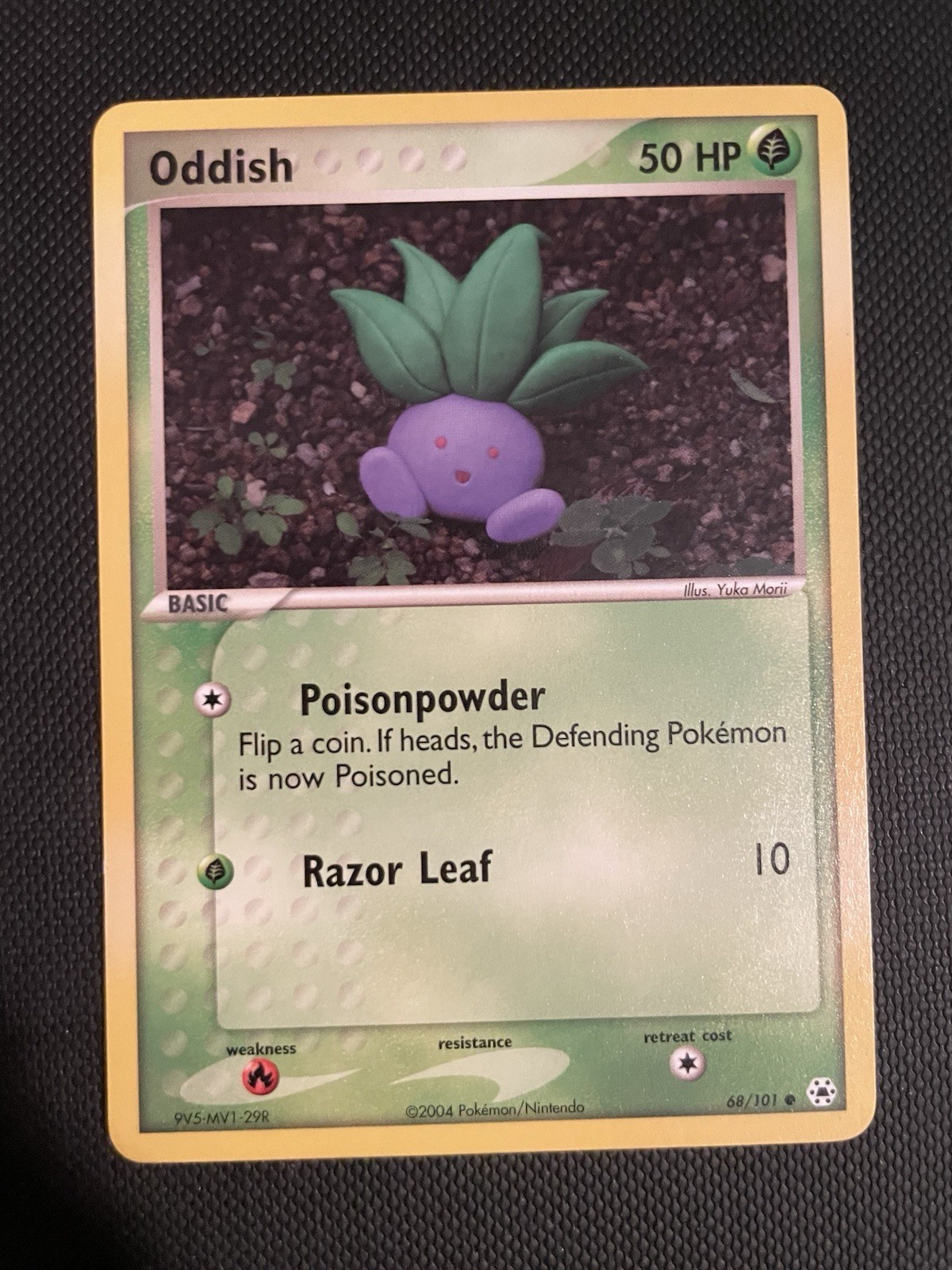Oddish 2004 EX: Hidden Legends #068/101 Base Price Guide - Sports