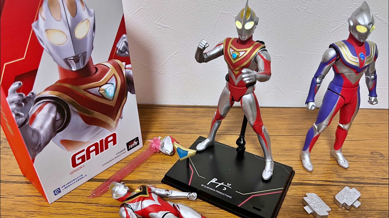 Here's an unboxing review of China's glowing Ultraman Gaia! - YouTube