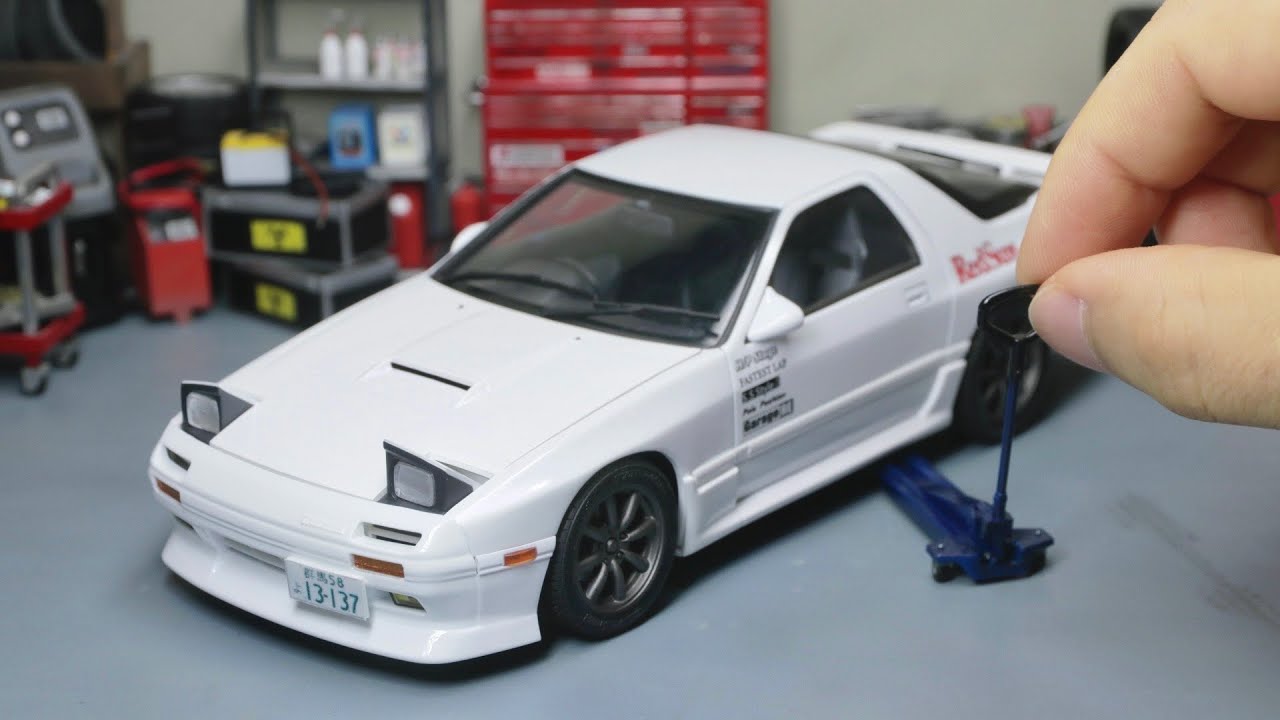 INITIAL D Model Kit: Takahashi Ryosuke's Mazda FC3S RX-7 | Aoshima