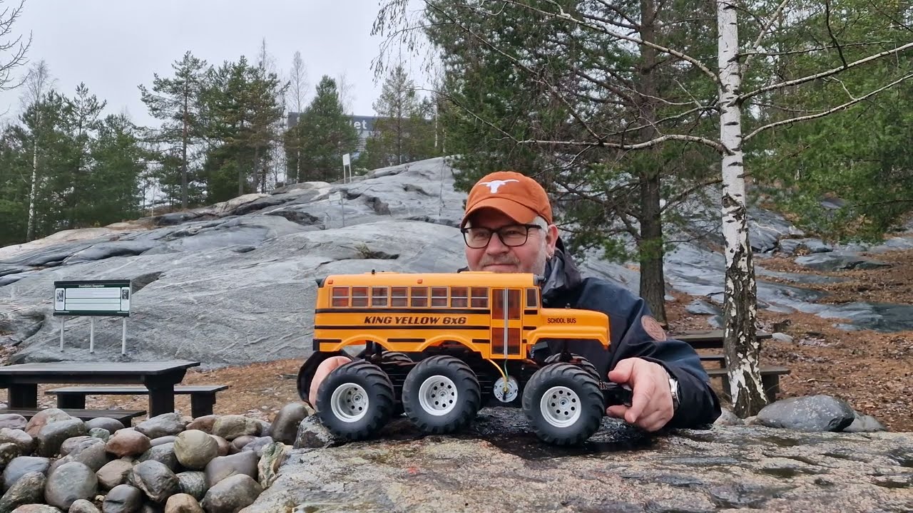 Tamiya King Yellow 6x6 #58653 review. - YouTube