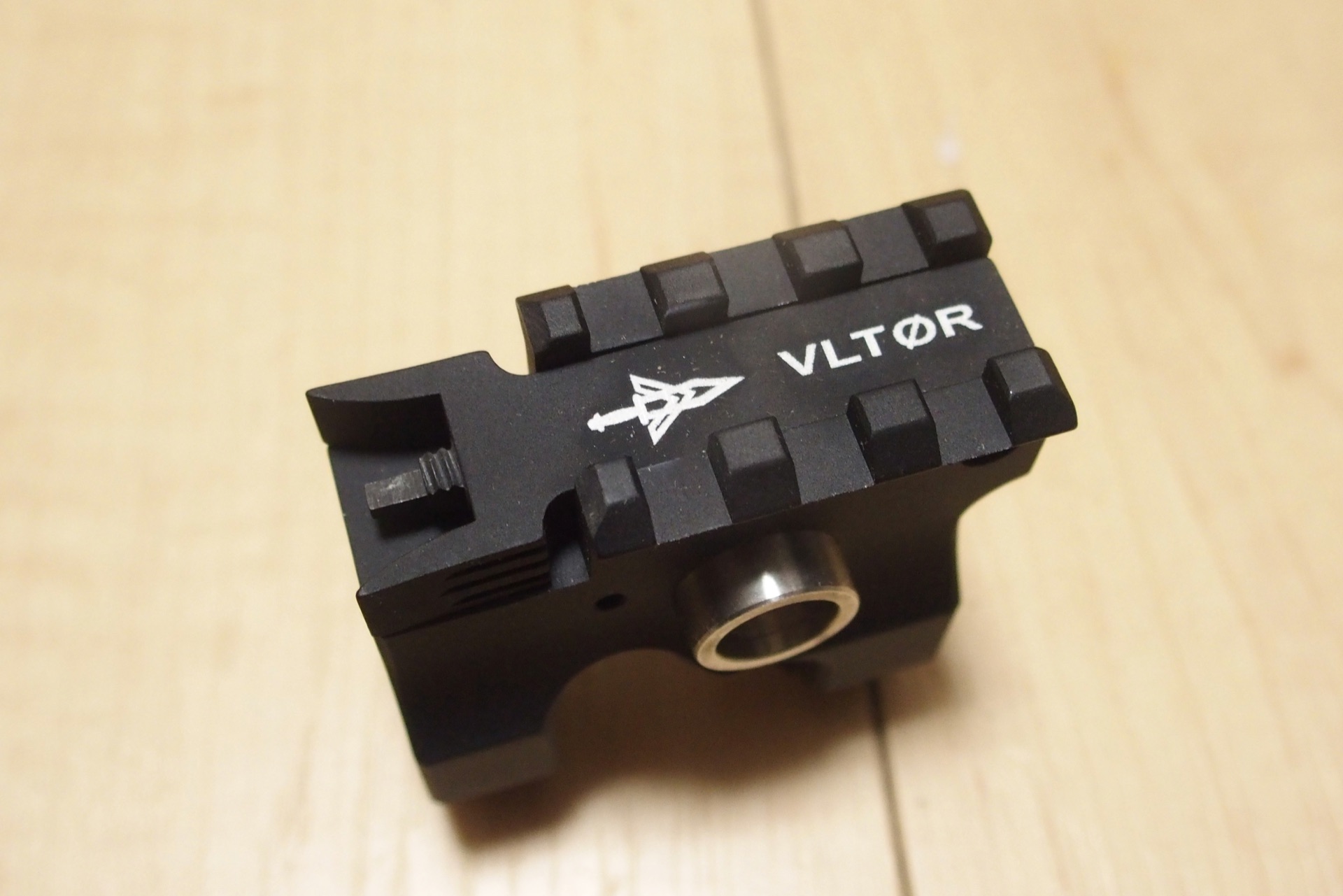 東京マルイ M4 MWSにVLTORタイプのフリップアップ フロントサイトを