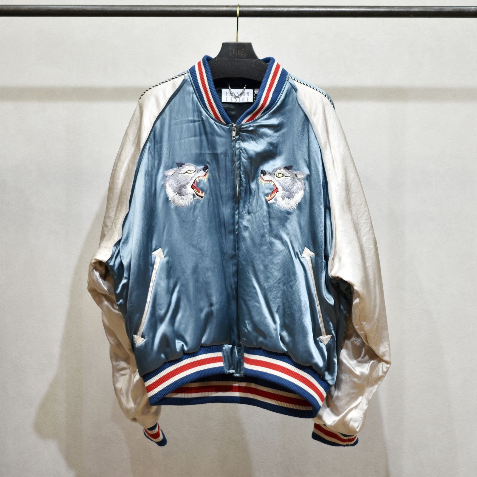 el conductorH - WOLF EMBROIDERED SOURVENIR JKT (NV/BE