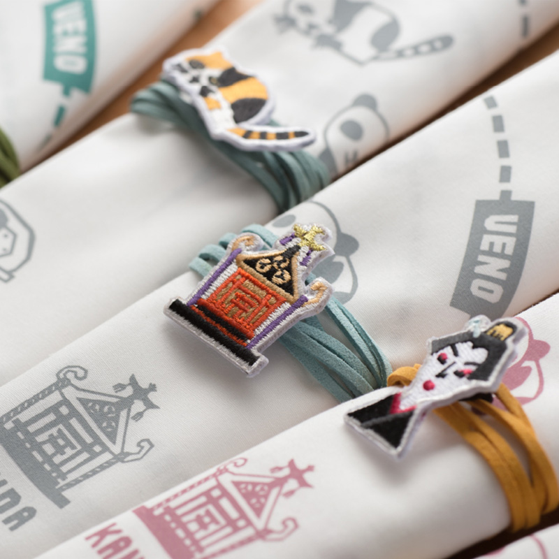 刺繍ピンバッジ＆ハンカチーフ【sonia online shop】