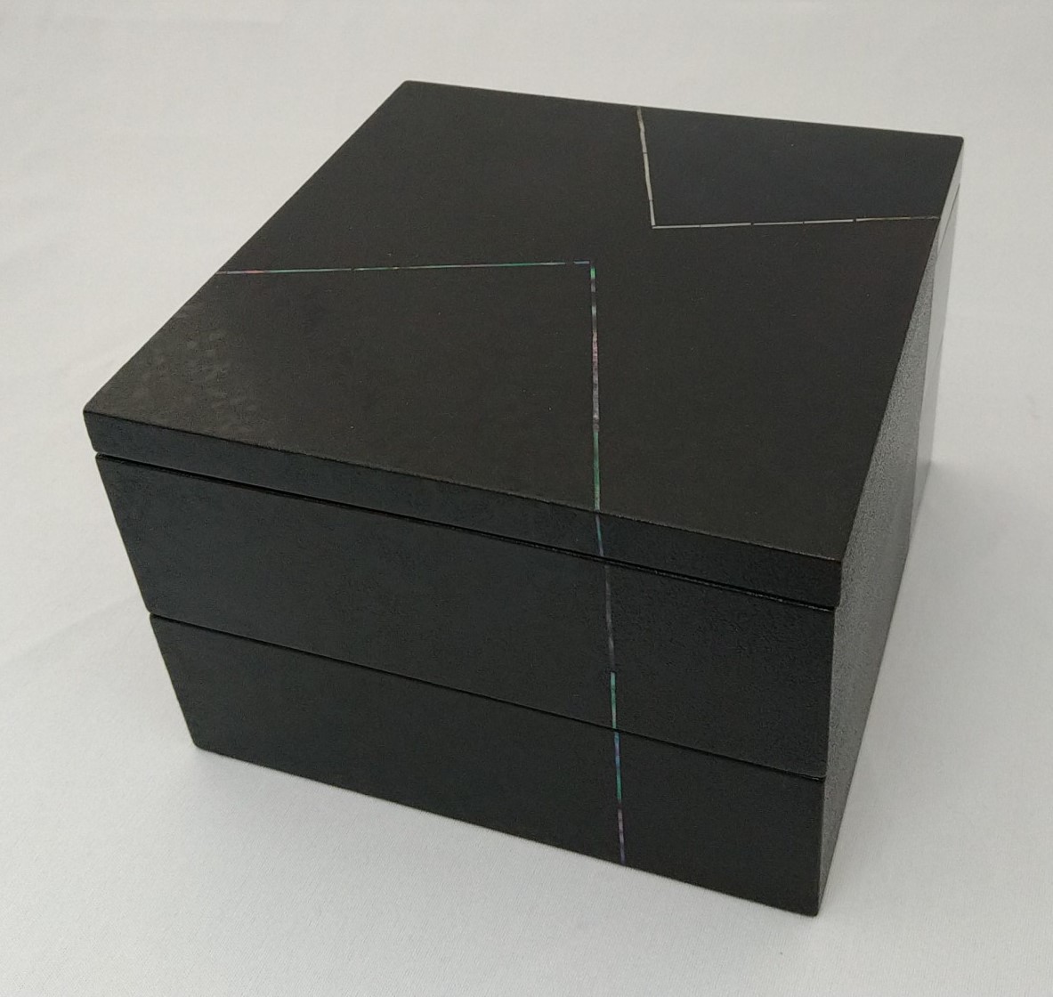 Tsugaru Modern】二段重箱 紋紗塗 螺鈿入 | 津軽塗の販売店・通信販売