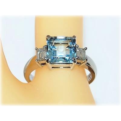 スクエアカット アクアマリン-1.85ct＆角ダイヤモンド プラチナ
