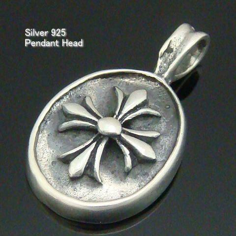 シルバー925 クロス十字架の紋章が収まったペンダントヘッド silver925