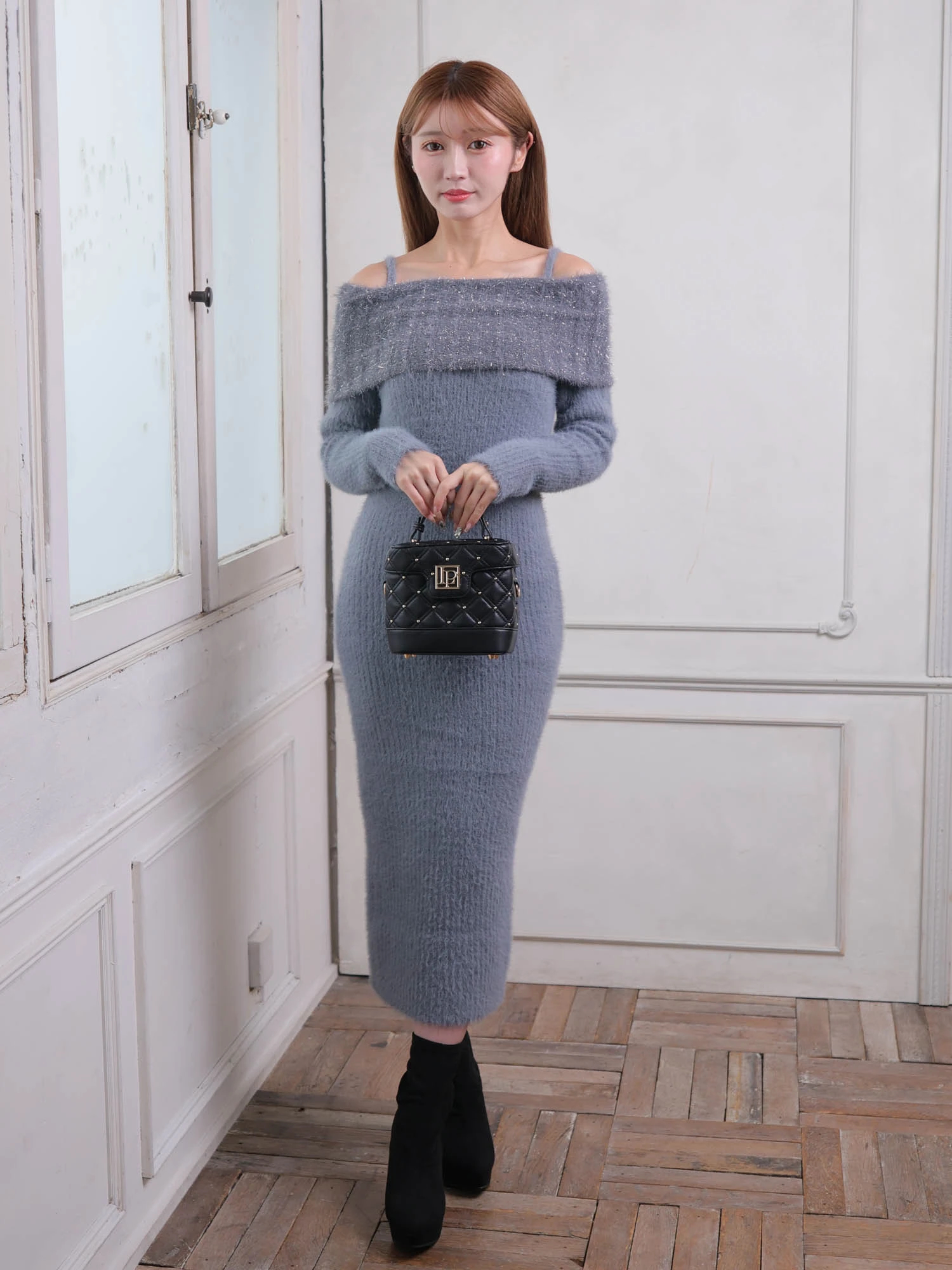 LIP SERVICE（リップサービス）｜ ラメフェザーオフショルニット