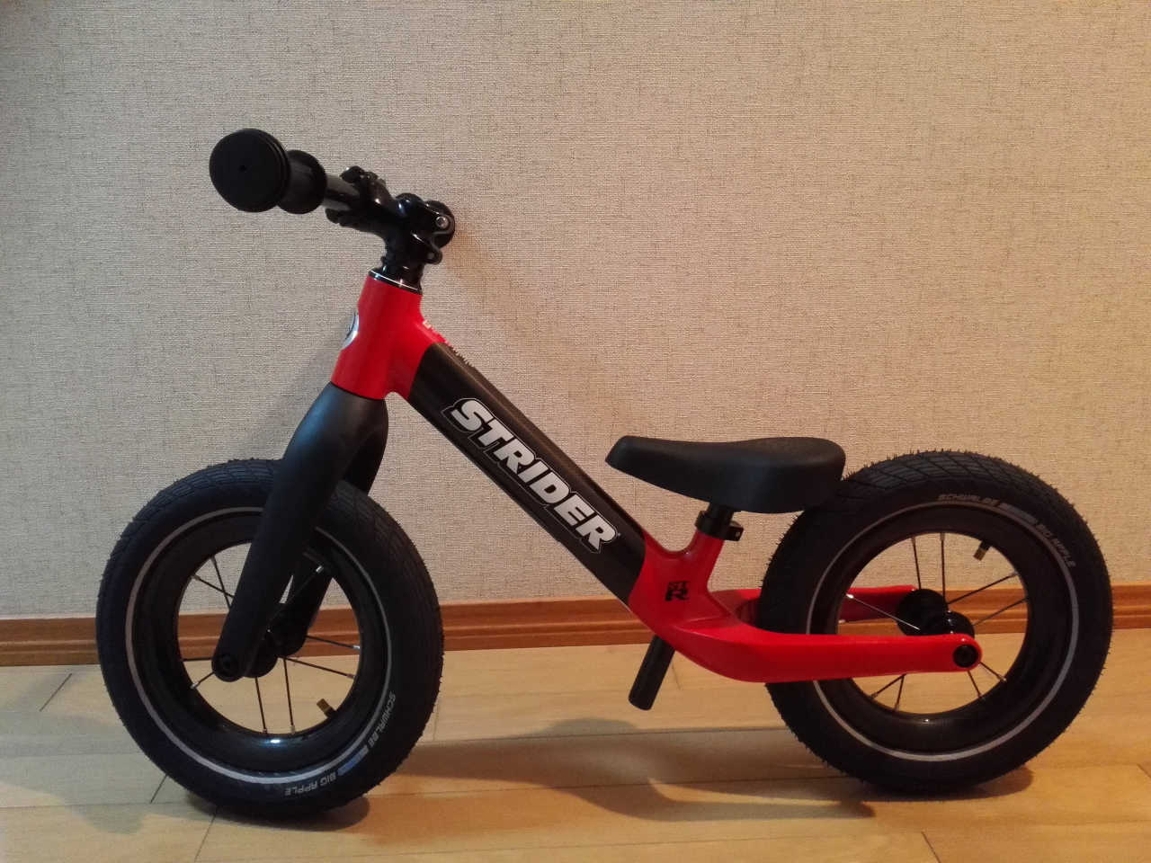 レビュー】ストライダーST-R！”10万円”のレーシング用カーボン