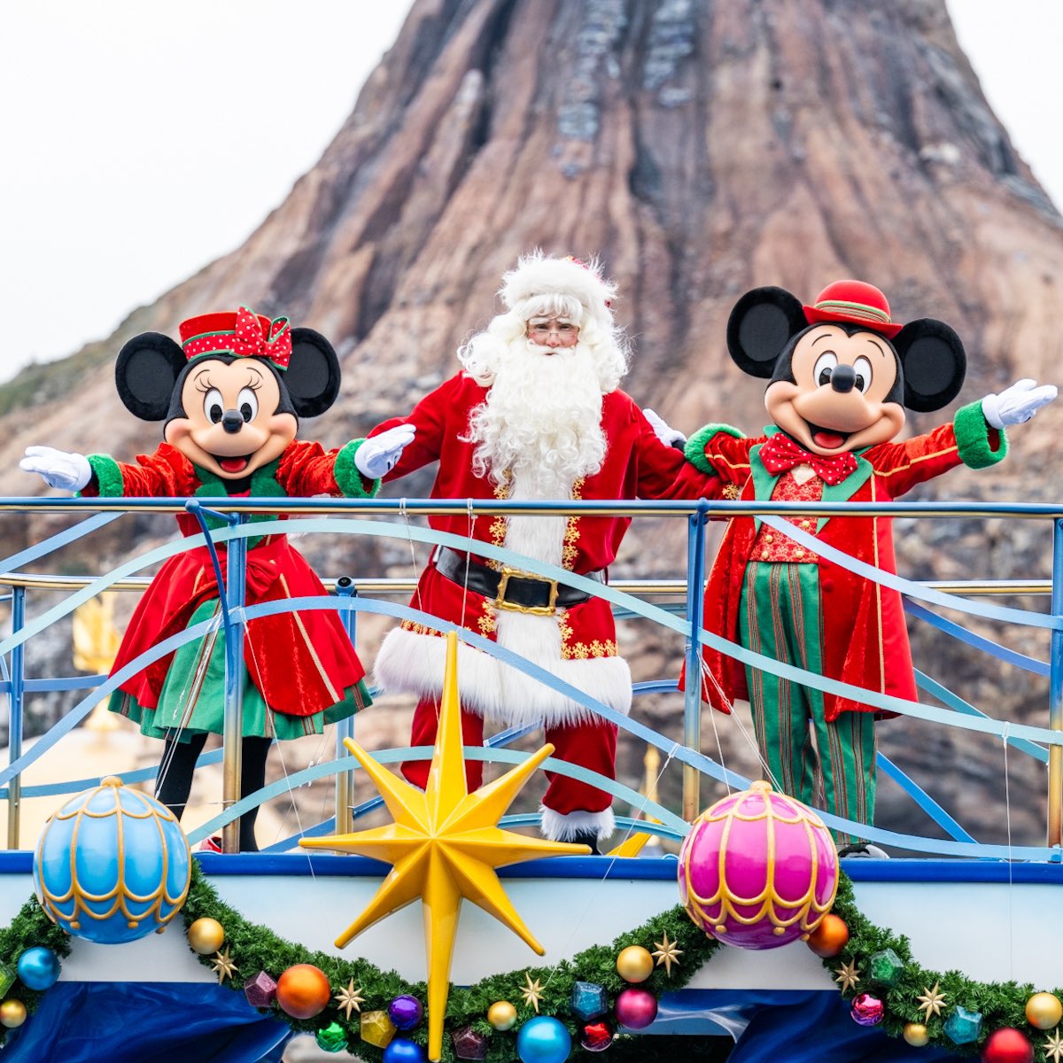 ミッキーたちとサンタクロースが登場！東京ディズニーシー“ディズニー