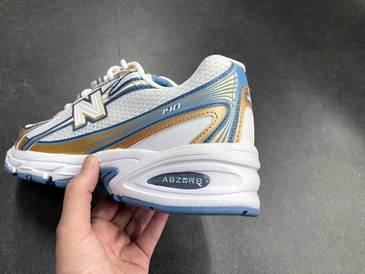 2000年代の神スニーカー降臨」ニューバランスの伝説的ランシュー“740