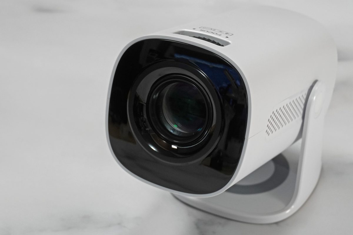 ニトリ】3ヶ月待ちの「9,990円プロジェクター」がついに在庫復活！天井