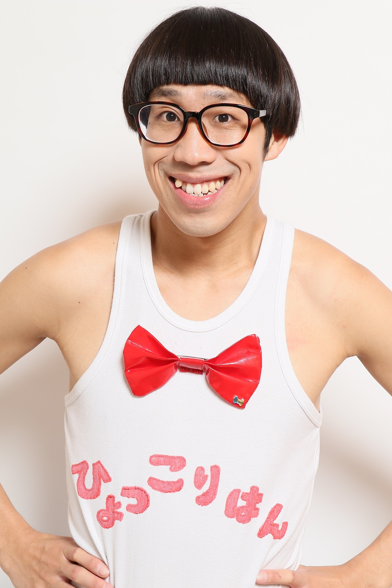 ひょっこりはんが子供向けバスツアー実施、レインボーお兄さんも一緒