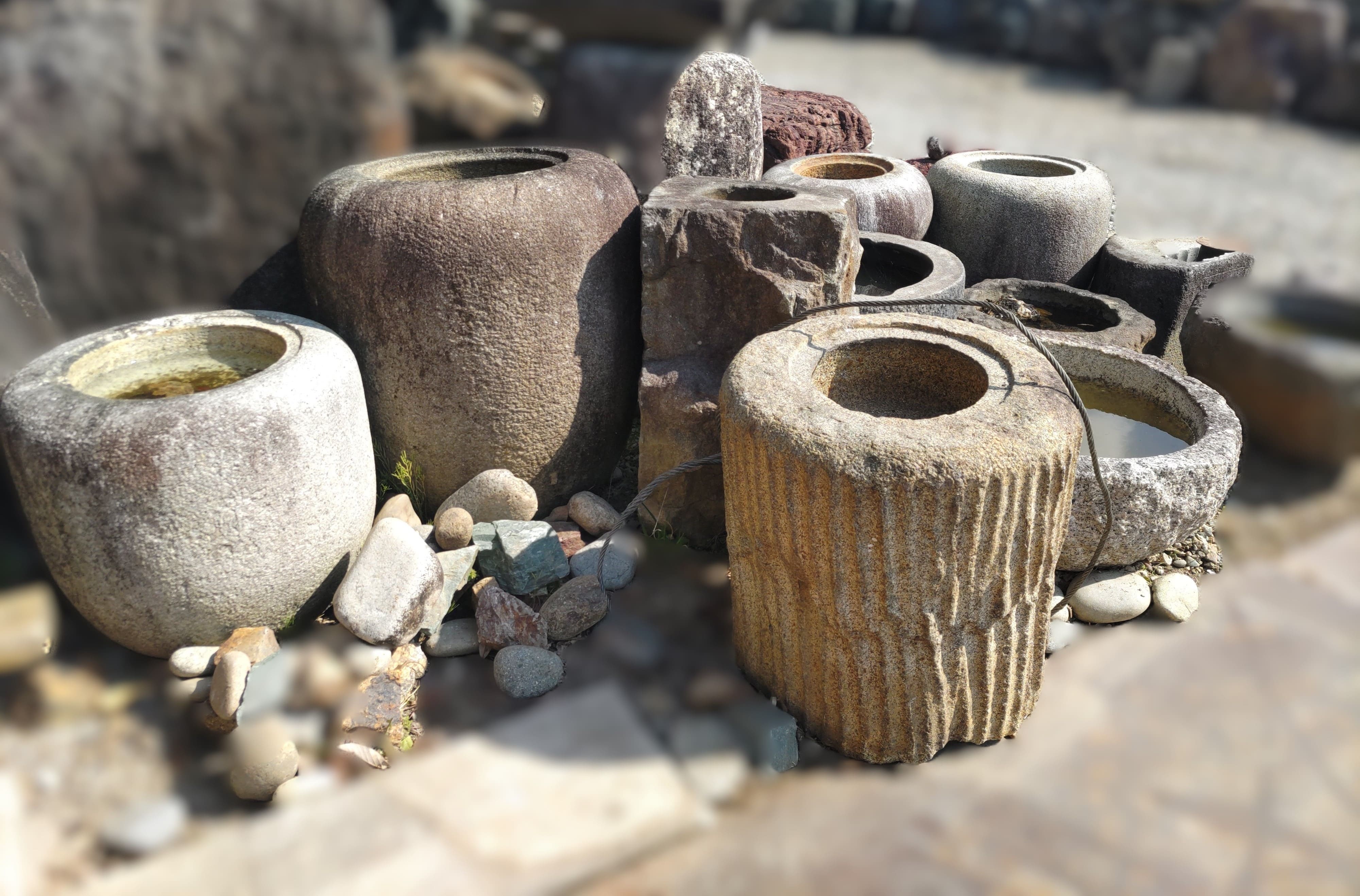 水鉢 - お庭に潤いの場所をつくるメインアイテム