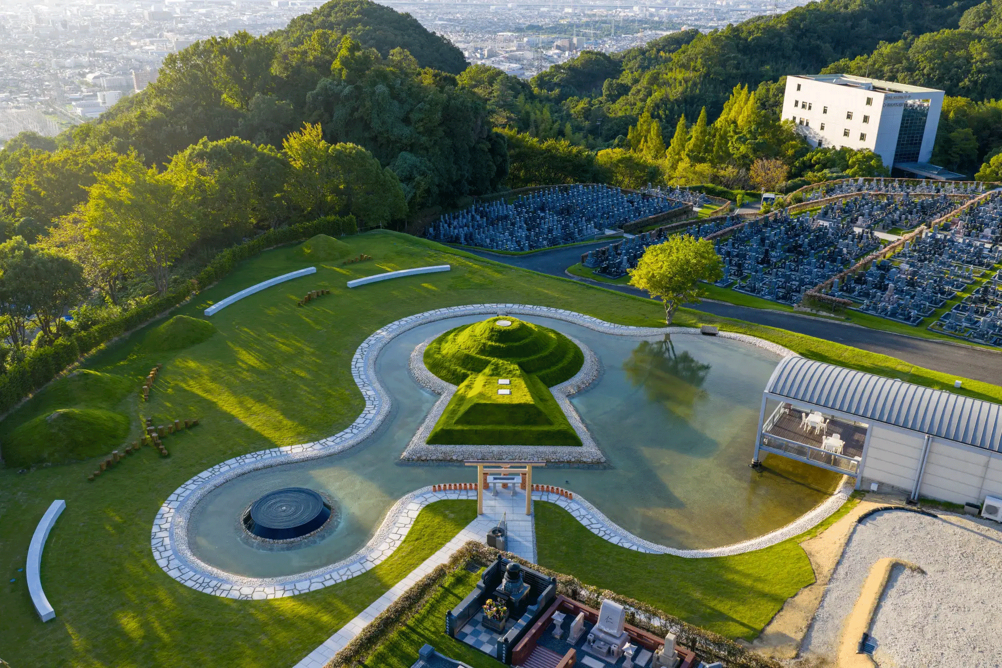 同じお墓に入る人」と生前からつながる。契約者約100名が集う交流