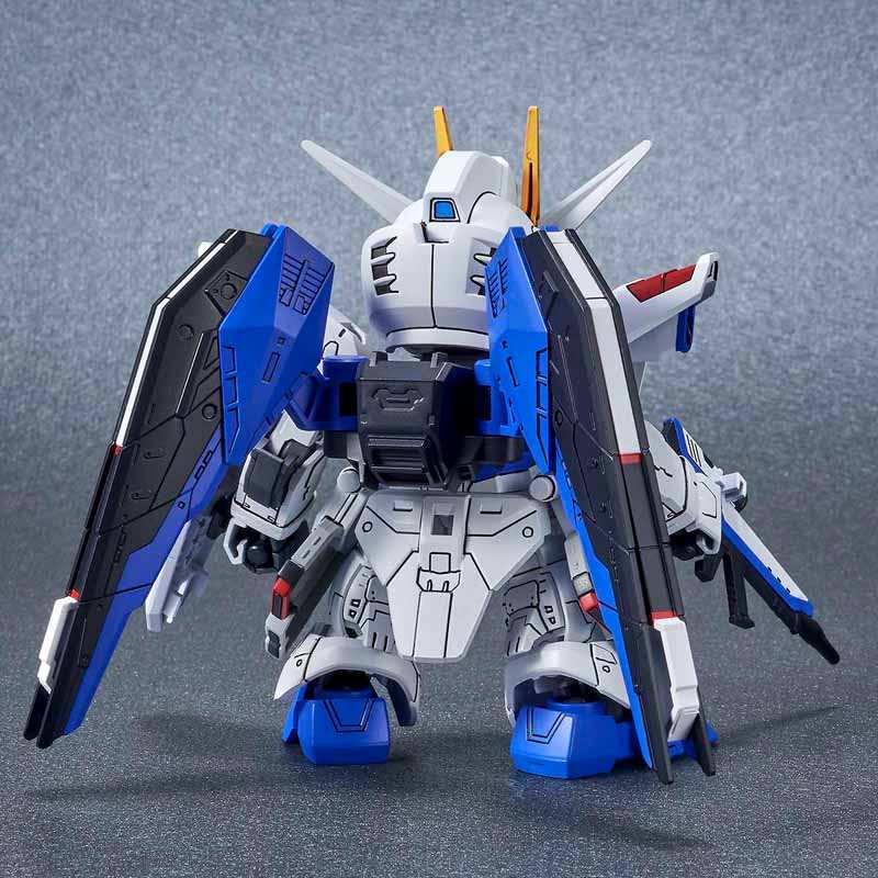 SD GUNDAM EX-STANDARD THE GUNDAM BASE LIMITED ZGMF-X10A FREEDOM