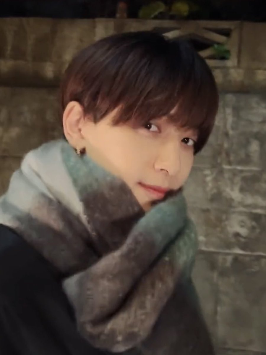 みんなに内緒にしよう 君と私のコト♡ #中村嶺亜