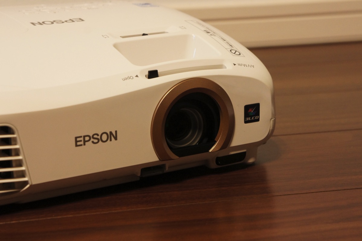 EPSON EH-TW5350レビュー ホームシアター初心者におすすめなモデル