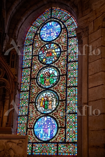 フランス サン・ドニ大聖堂 ステンドグラス [25632278]の写真素材 - アフロ