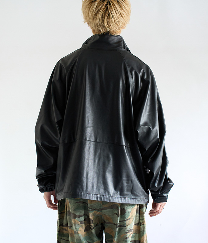 DAIWA PIER 39 TECH SYNTHETIC SKIN WINDBREAKER JACKET [BLACK