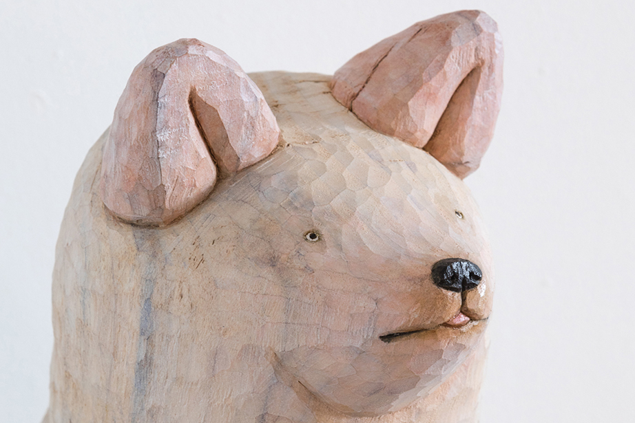 ふくふくしているアイヌ犬 | 作品 | 佐野美里 Misato Sano | 彫刻家