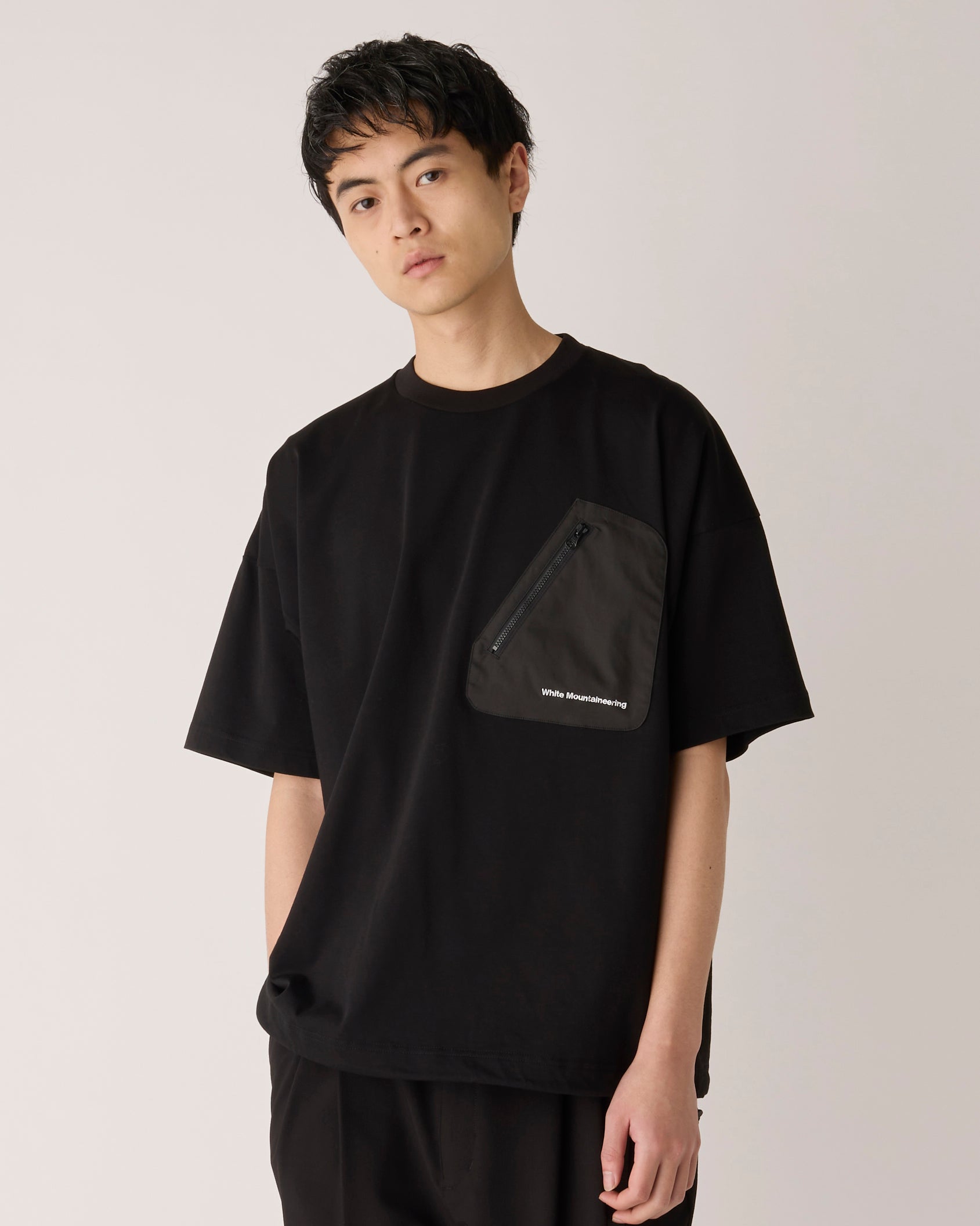 ホワイトマウンテニアリング】WIDE POCKET T-SHIRT – GQ SHOP