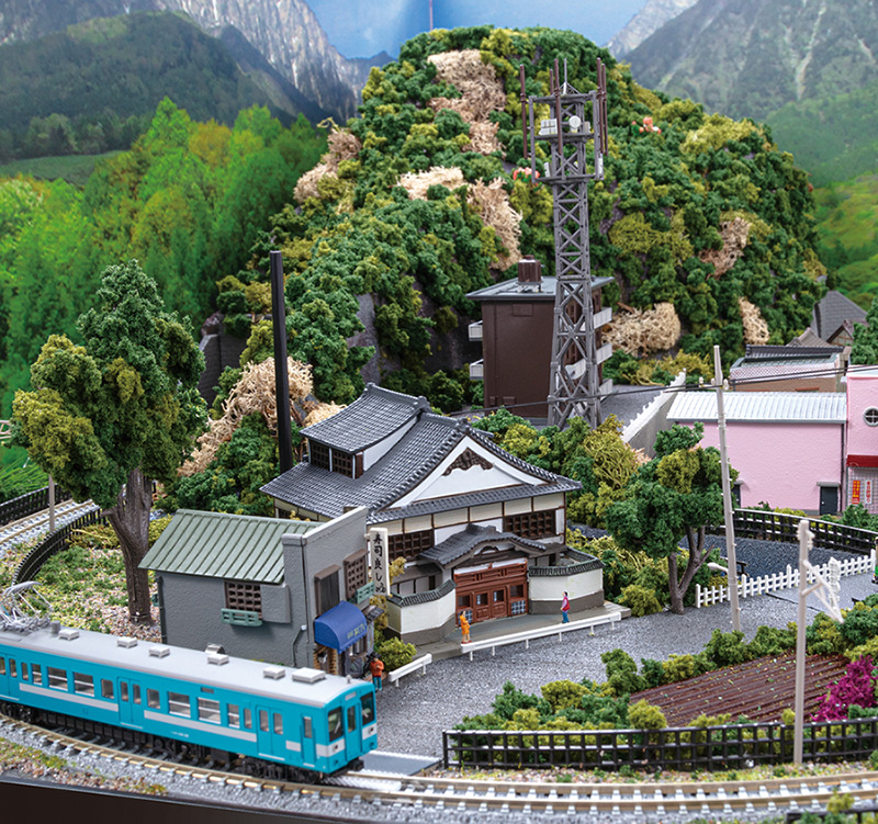 Nゲージ ジオラマ 鉄道 模型 「 想い出 鉄道 山間の街 」 119系 飯田線