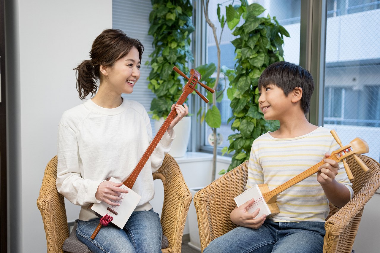 三味線の音色を変える『駒』 | 手軽三味線 シャミコ -SHAMIKO-