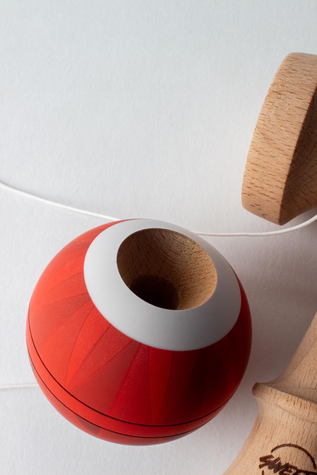 けん玉 Sweets Kendamas - GEMSTONE - RUBY EMERALDS_RUBY_01_grande