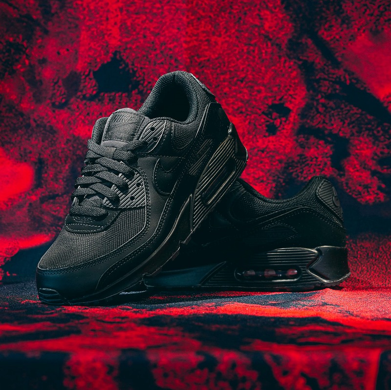 NIKE Air MAX90 ×浦和レッズのコラボスニーカーを抽選販売！ | 浦和