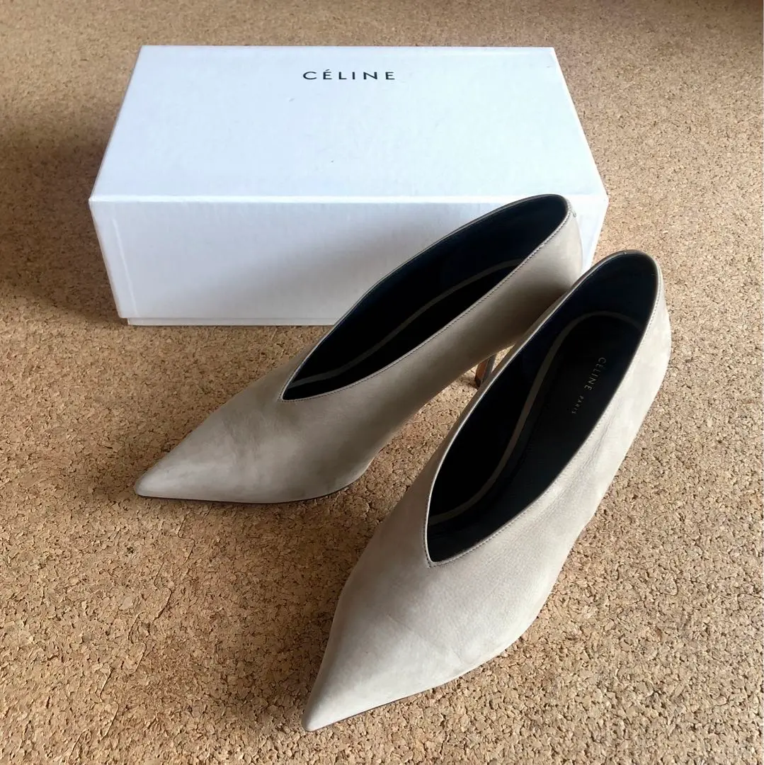 2026年最新】celine v パンプスの人気アイテム - メルカリ