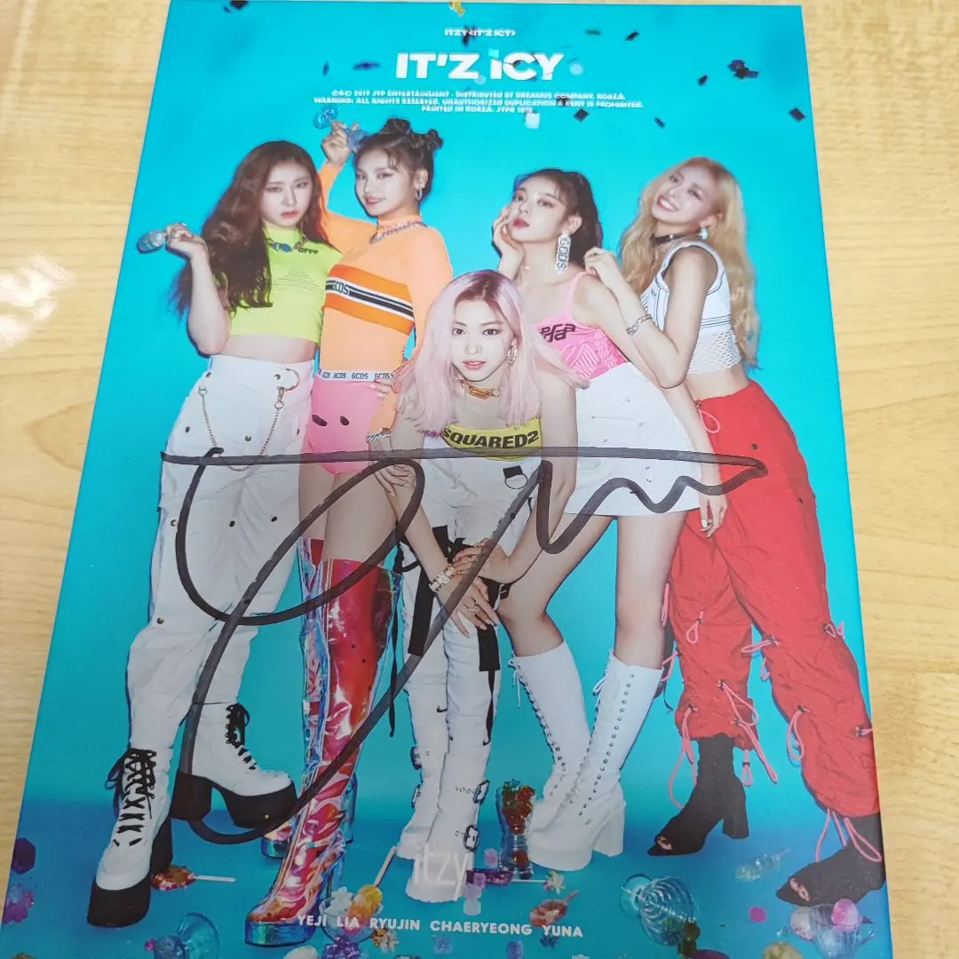 2026年最新】ユナ itzy 直筆サインの人気アイテム - メルカリ