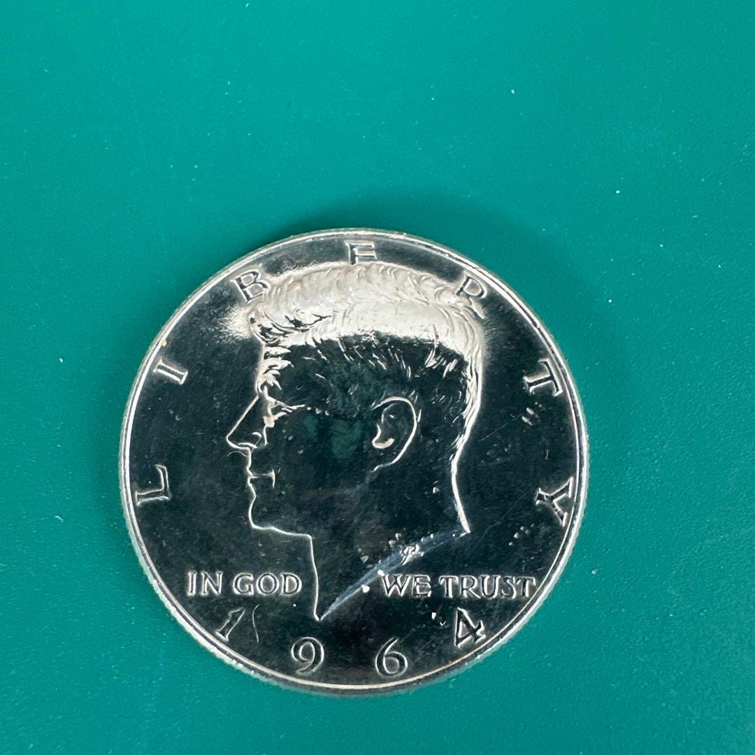 アメリカ　ケネディハーフダラー銀貨　1964年 品位:銀90% 銀貨】1964年 アメリカ ケネディ ハーフダラー 銀90％ 初年号／J.F.