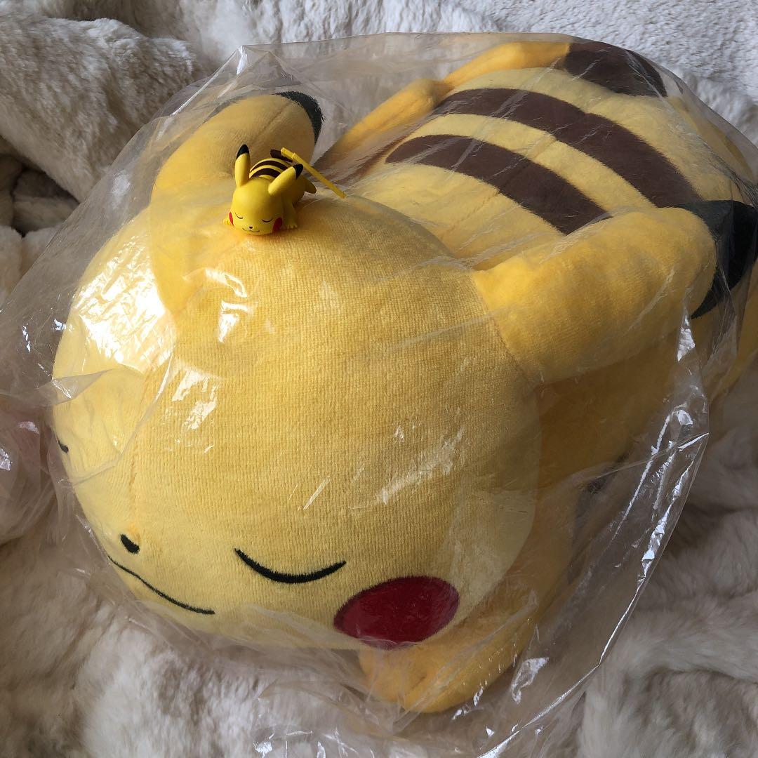 ポケモンセンター　すやすや　ぬいぐるみ　おねむりピカチュウ ポケモン　フィギュア