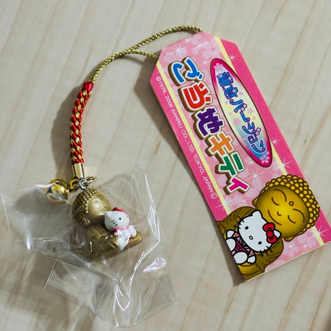 ご当地キティ　ハローキティ　ストラップ　キーホルダー　鎌倉バージョン　大仏 ご当地キティ 鎌倉限定 大仏バージョン 金色 レア品 - メルカリ