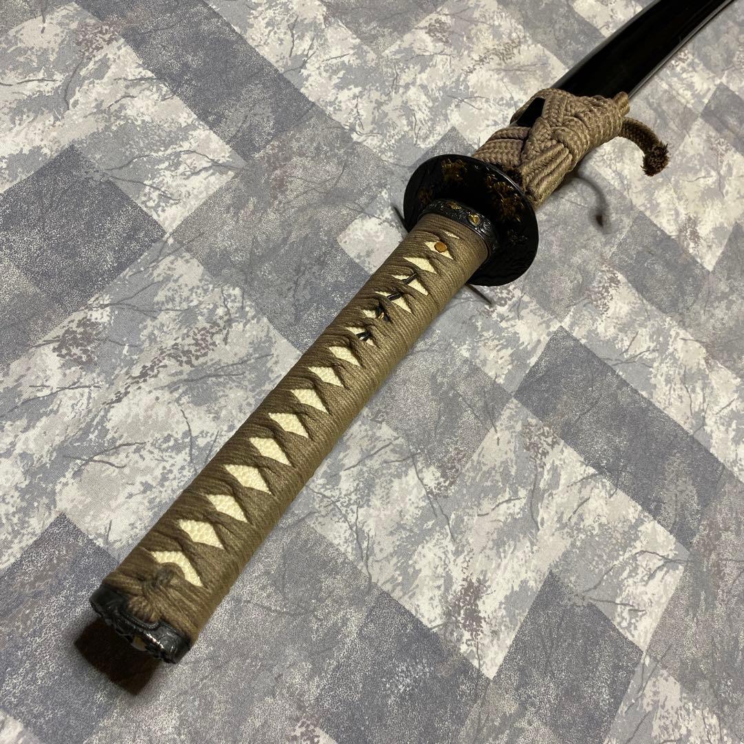 高級居合刀 灰色柄 騎馬武者絵丸鍔 黒呂鞘