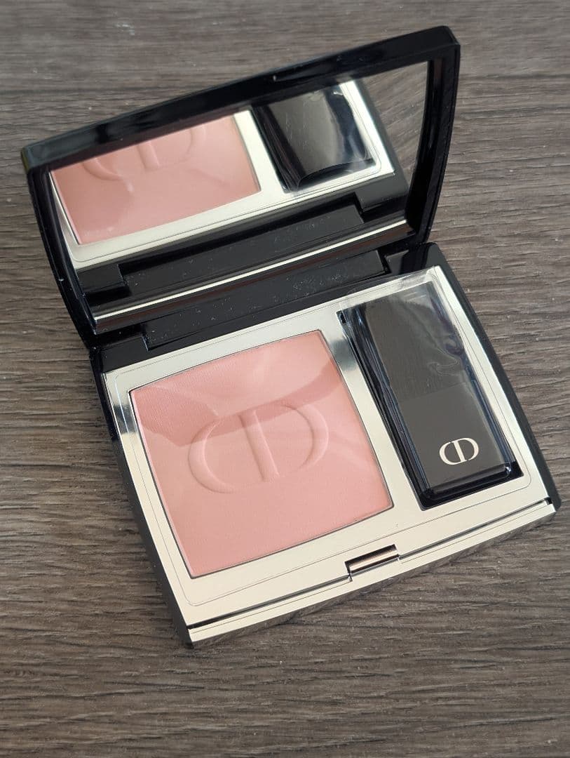 Dior ルージュ ブラッシュ 732 ピーチコロール　チーク