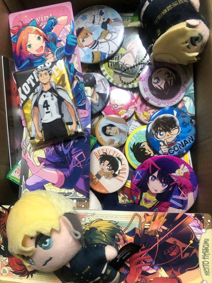 アニメキャラクター 缶バッジ ぬいぐるみ多数セット まとめ売りC 200点詰め