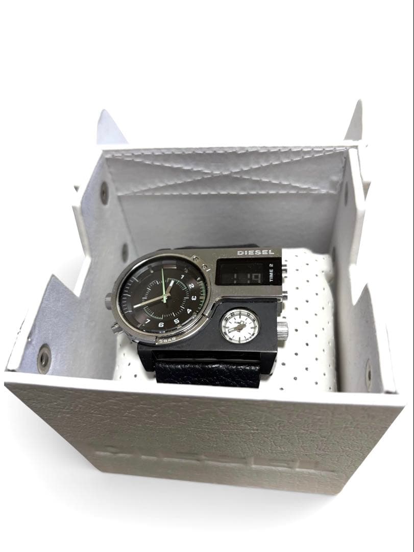DIESEL DZ-7207 腕時計 3タイムゾーン オーバーサイズ 5気圧防水 DIESEL DZ-7207 腕時計 3タイムゾーン オーバーサイズ 5気圧防水