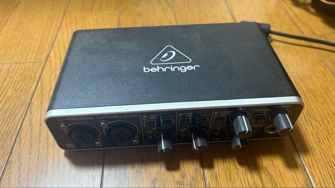 Behringer UMC204HD オーディオインターフェイス