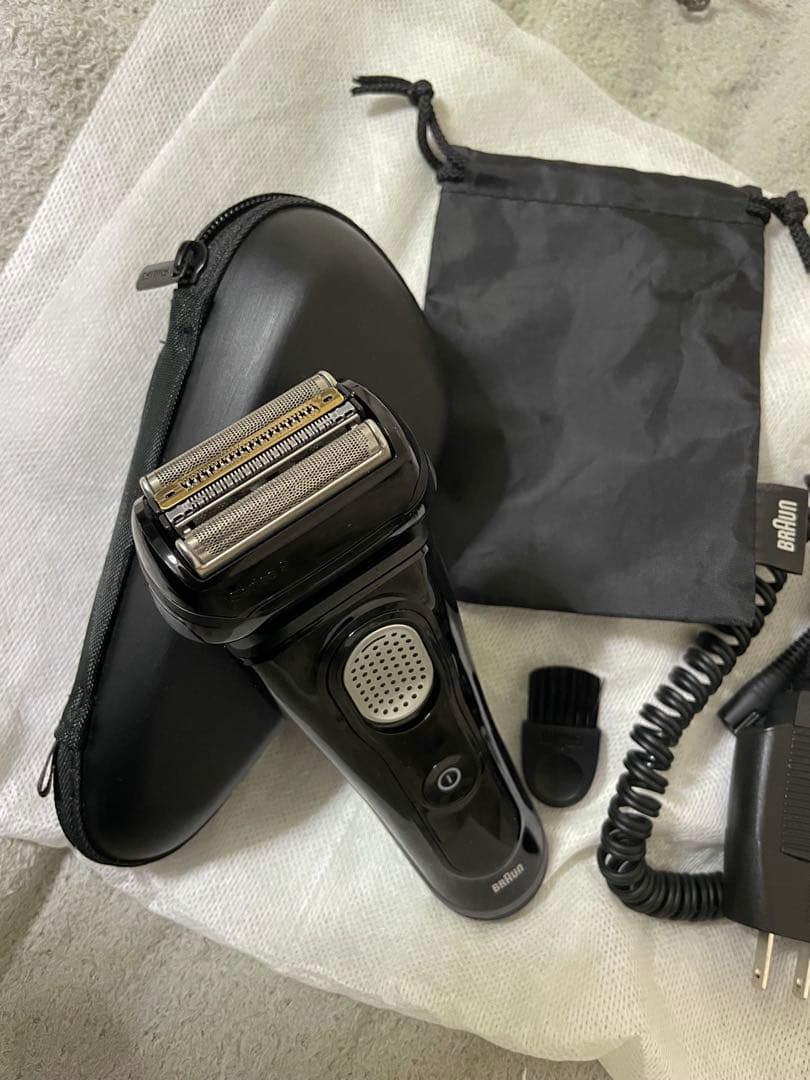 ブラウン シリーズ9  電気シェーバー 水洗い/お風呂剃り可 未使用品
