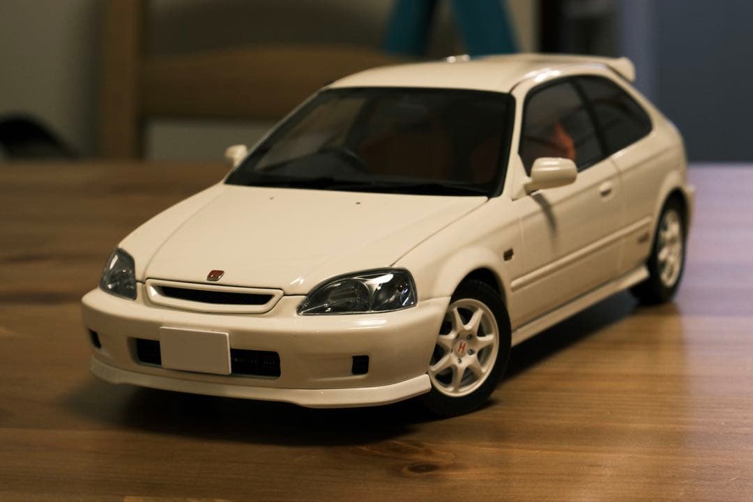 ミニカー Motorhelix 1/18 Honda civic type R (ek9)