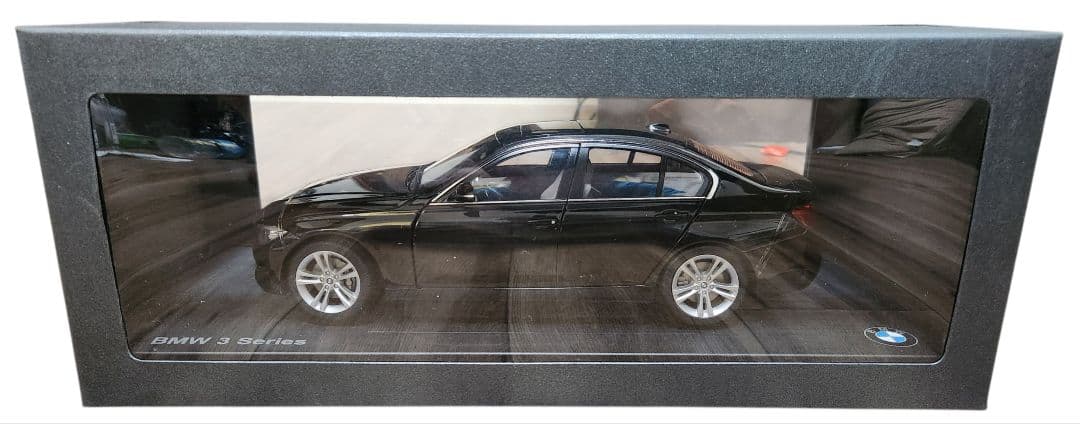 1/18  3シリーズ サファイア ブラック Sapphire Black