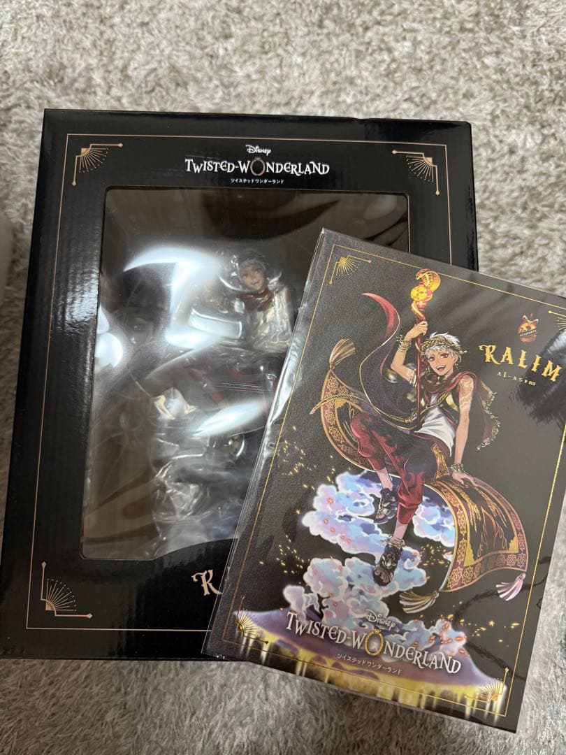 ツイステッドワンダーランド カリム・アルアジーム 1/8スケールフィギュア カリム・アルアジームの1/8スケールフィギュア！アニプレックス