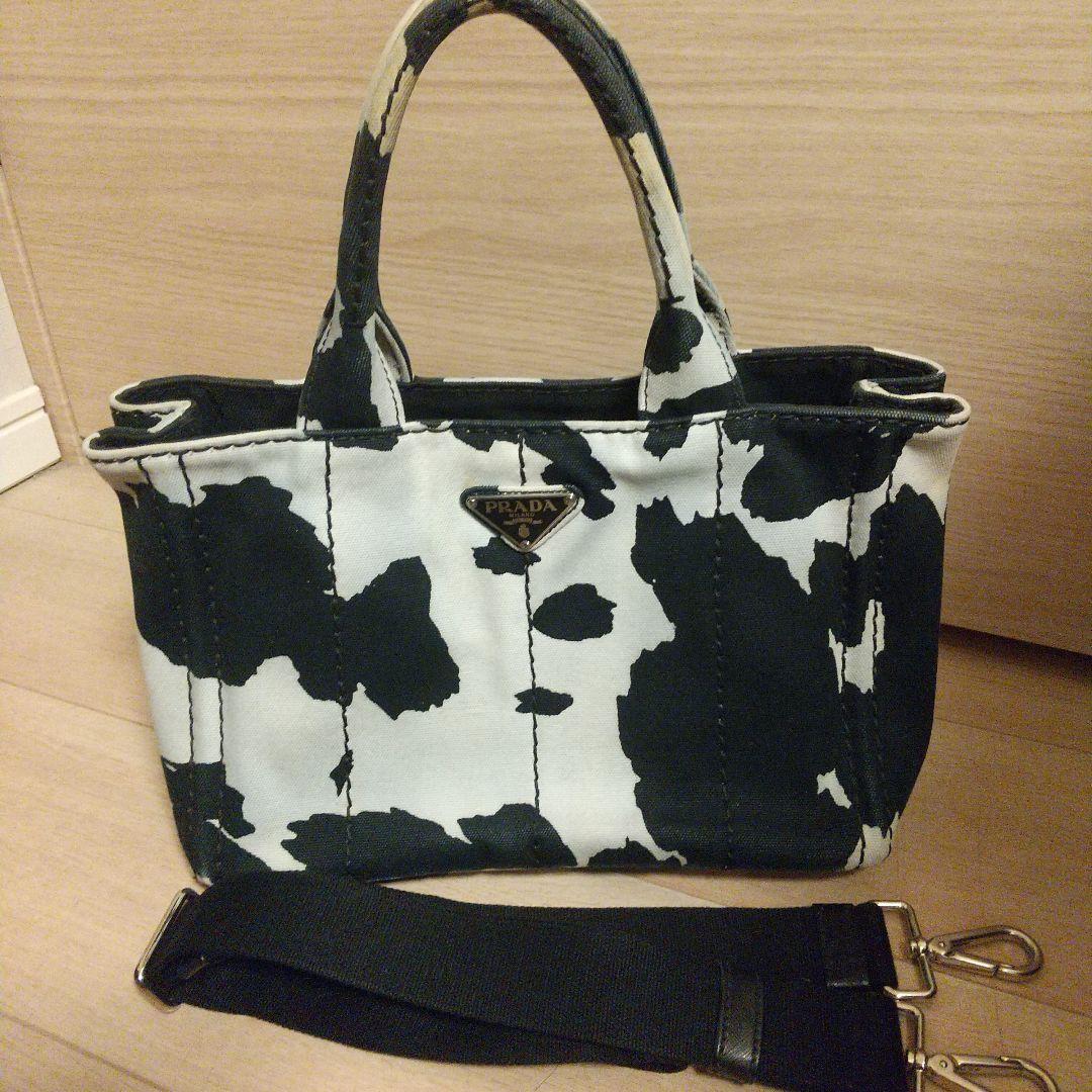 希少PRADA カナパ S 牛柄 ショルダーバッグ - メルカリ
