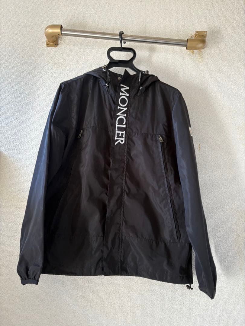 MONCLER ブラック ナイロンジャケット