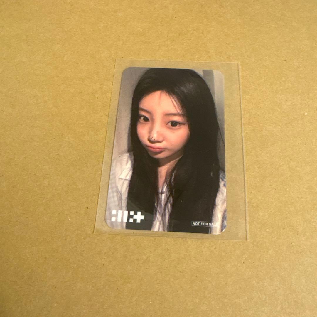 ILLIT ウォンヒ Glitter DAY Amazon 特典 ステッカー