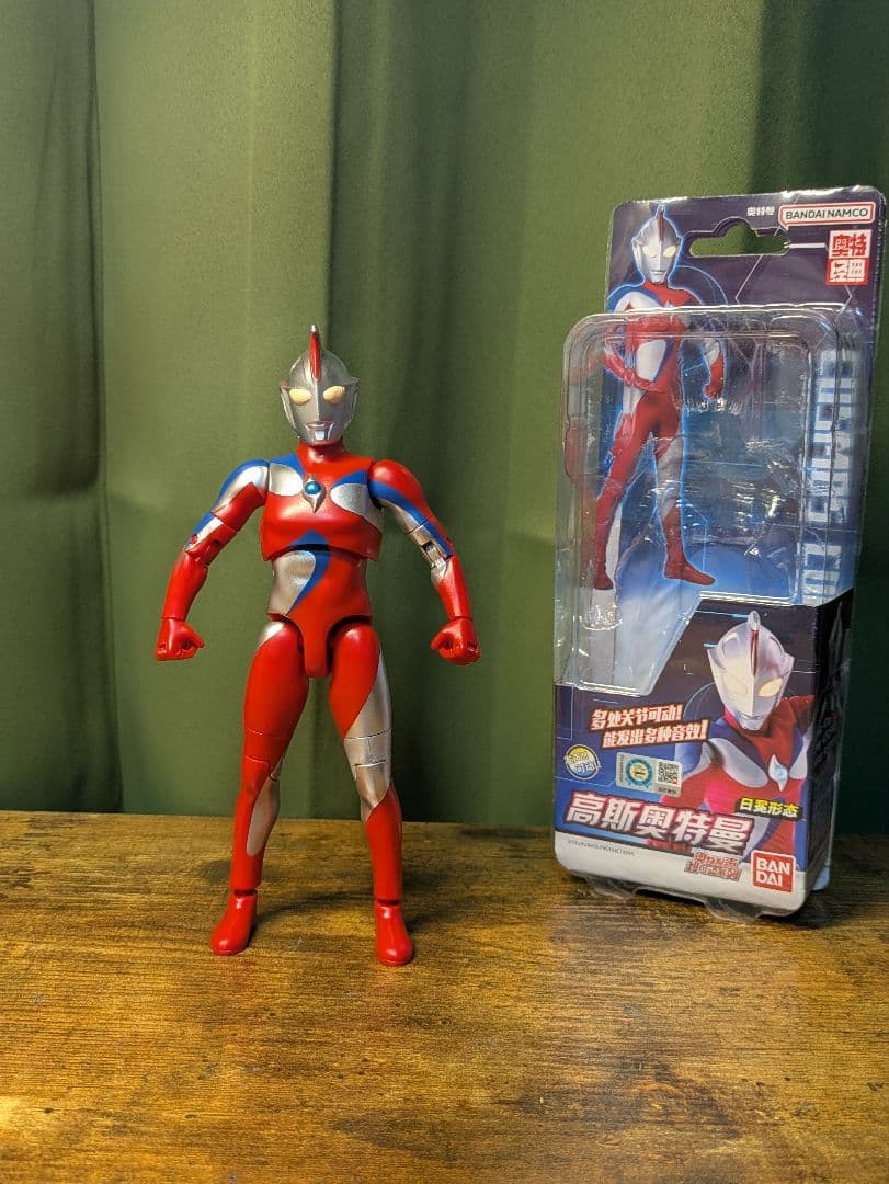 ウルトラマンコスモス　コロナモード