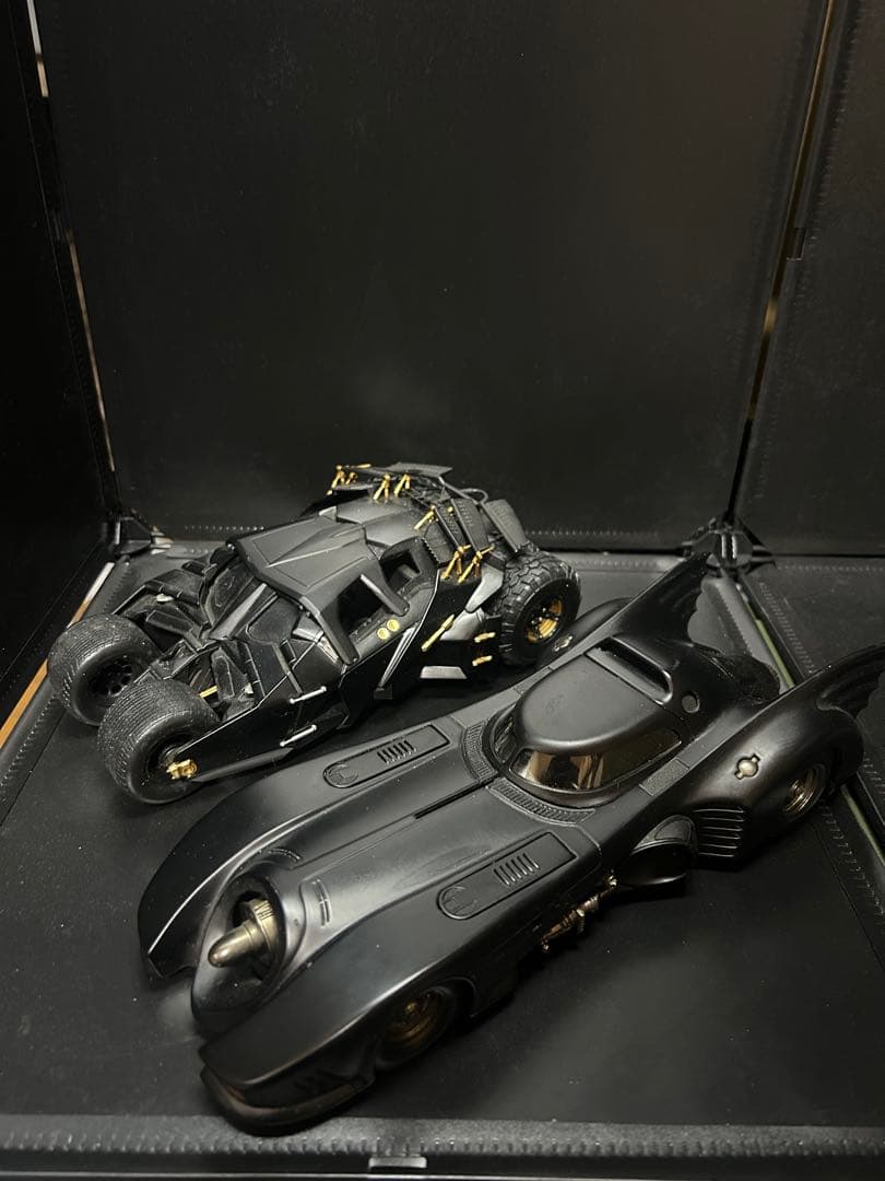 Hot Wheels バットモービル 1/18スケール　2台セット　バットマン